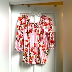 Beautiful designed ladies top size small